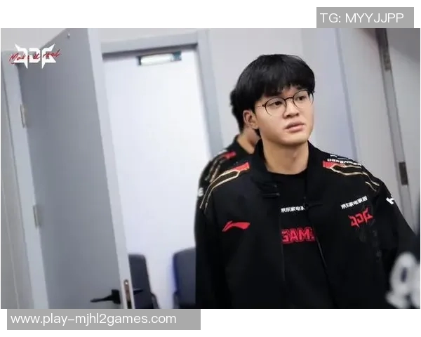 电竞新闻赛后分析V5与JDG的团队协作表现与战略执行探讨